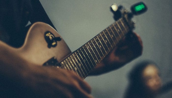 Best Guitar Tuner Review